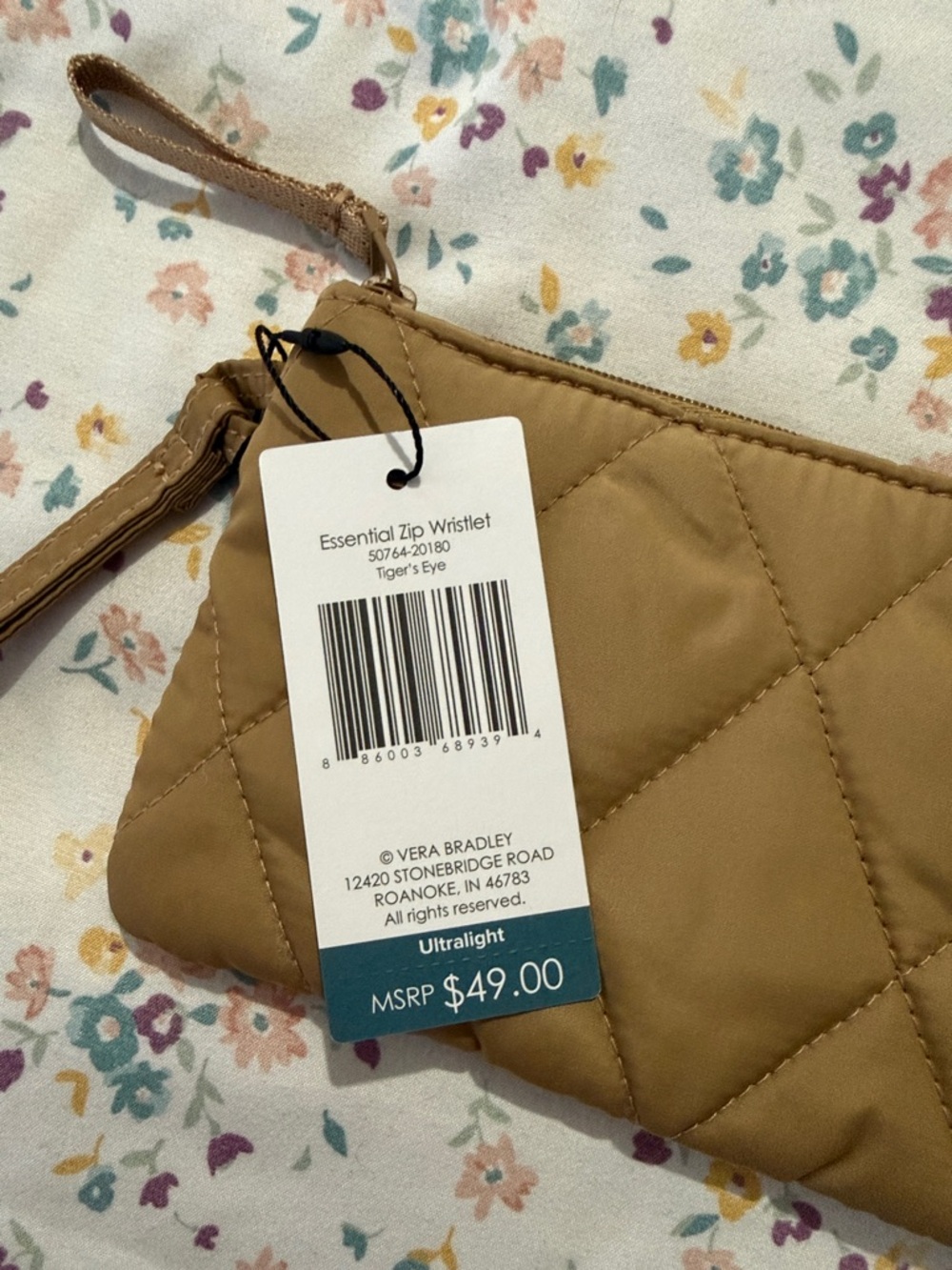 NWT Vera Bradley Quilted Wristlet - Picture 2 of 3